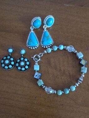 Faux Turquoise Jewlery Set